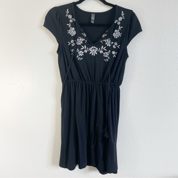 Alya Dresses & Skirts - ALYA black dress small